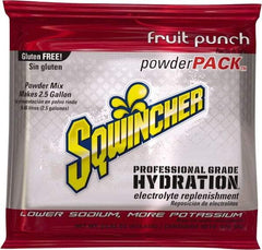 Sqwincher - 23.83 oz Pack Fruit Punch Activity Drink - Powdered, Yields 2.5 Gal - A1 Tooling