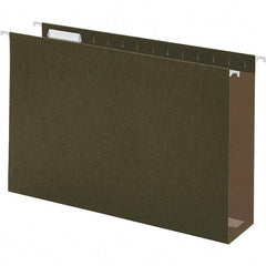 UNIVERSAL - 9-5/8 x 14-3/4", Legal, Standard Green, Hanging File Folder - 11 Point Stock, 1/3 Tab Cut Location - A1 Tooling