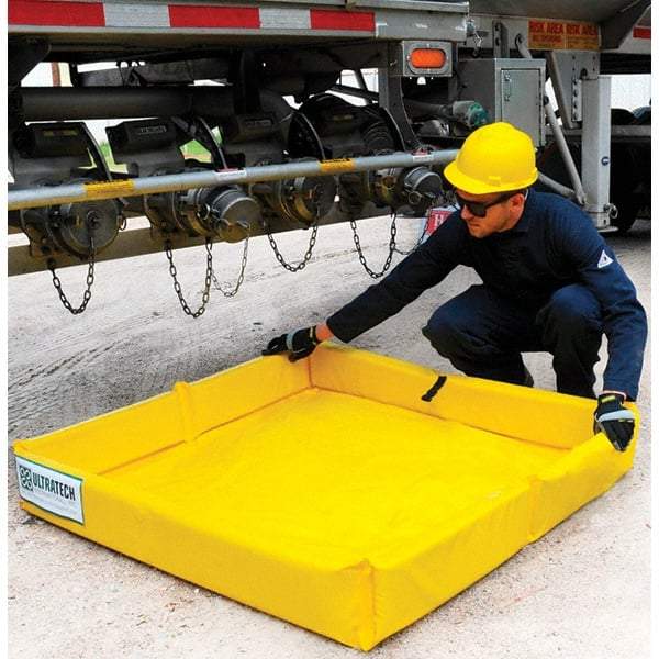 UltraTech - 15 Gal 18 oz PVC Containment Berm, Mini-Foam Wall - 1/2' High x 2' Wide x 2" Long - A1 Tooling