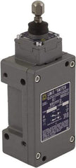 Square D - SPDT, NC/NO, 600 Volt, Screw Terminal, Plunger Actuator, General Purpose Limit Switch - 1, 2, 4, 6, 12, 13, 6P NEMA Rating, IP67 IPR Rating - A1 Tooling