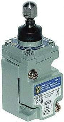 Square D - SPDT, NC/NO, 600 Volt Screw Terminal, Plunger Actuator, General Purpose Limit Switch - 1, 2, 4, 6, 12, 13, 6P NEMA Rating, IP67 IPR Rating - A1 Tooling