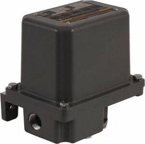 Square D - 1, 7, 9 and 3R NEMA Rated, 20 to 40 psi, Electromechanical Pressure and Level Switch - Adjustable Pressure, 575 VAC, L1-T1, L2-T2 Terminal, For Use with Square D Pumptrol - A1 Tooling