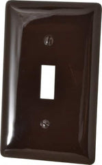 Hubbell Wiring Device-Kellems - 1 Gang, 4-1/2 Inch Long x 2.78 Inch Wide, Standard Switch Plate - Toggle Switch, Brown, Nylon - A1 Tooling