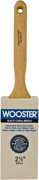 Wooster Brush - 2-1/2" Flat Hog Sash Brush - 3-3/16" Bristle Length, 6-1/8" Maple Fluted Handle - A1 Tooling