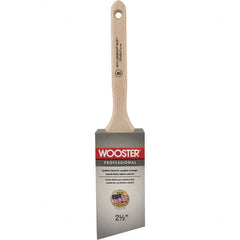 Wooster Brush - 2-1/2" Angled Synthetic Sash Brush - 2-15/16" Bristle Length, 7-7/8" Poly Foam Fluted Handle - A1 Tooling