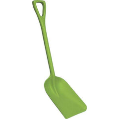 Remco - 14" High x 11" Wide Square Plastic Shovel - 38" Long Plastic D-Grip Handle, No Step - A1 Tooling