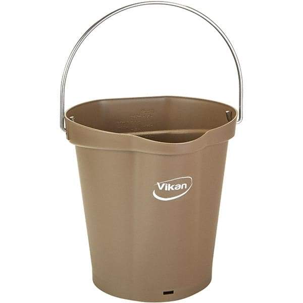 Vikan - 1-1/2 Gal, 7.1" High, Polypropylene Round Brown Single Pail with Pour Spout - Handle Included, 10" Top Diam - A1 Tooling